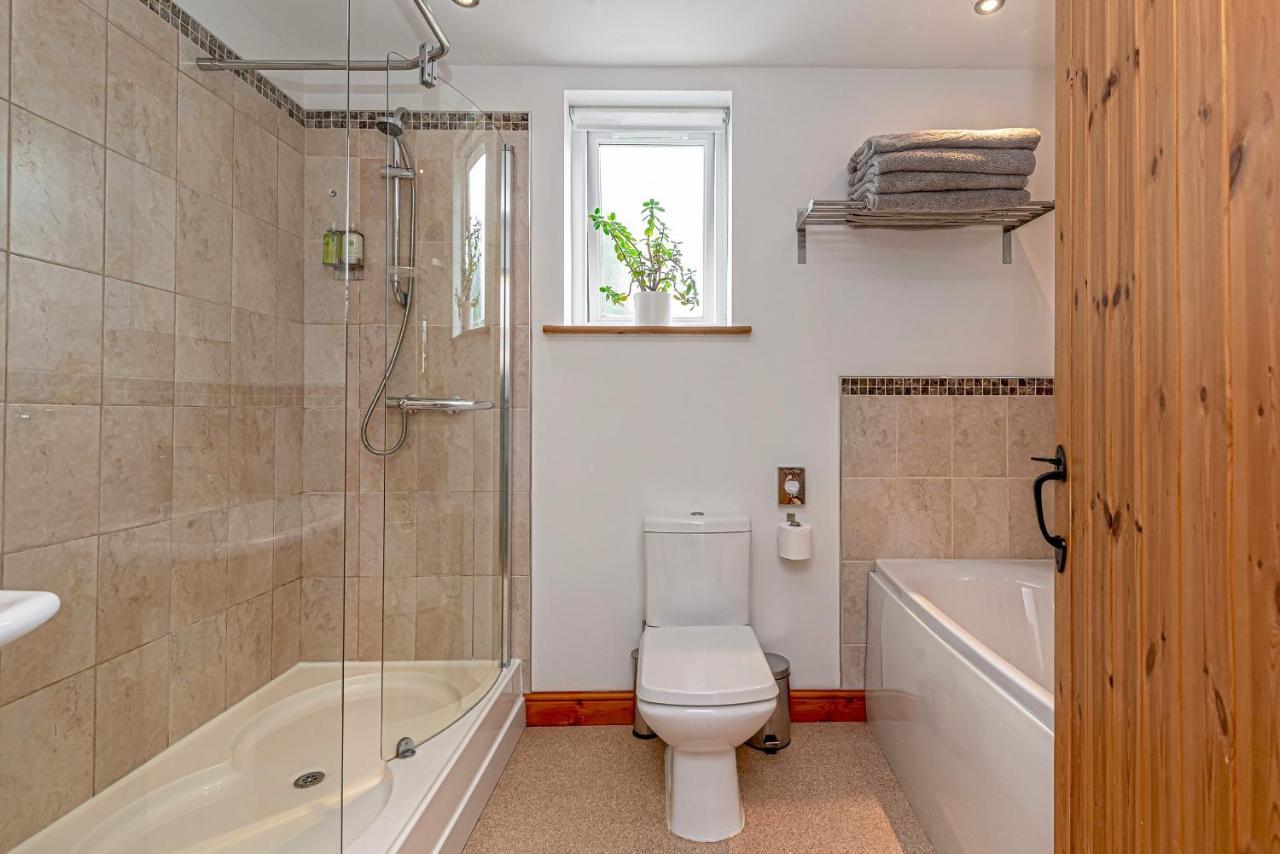 Laurel - Pet-Friendly Cottage With Indoor Pool, Hot Tub & Panoramic Snowdonia Views Colwyn Bay Exterior foto